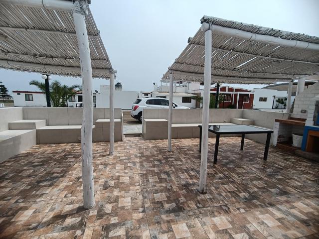 Venta de Casa en Playa Gallardo Km.123 | Amoblada con terraza y hermosa vista al mar