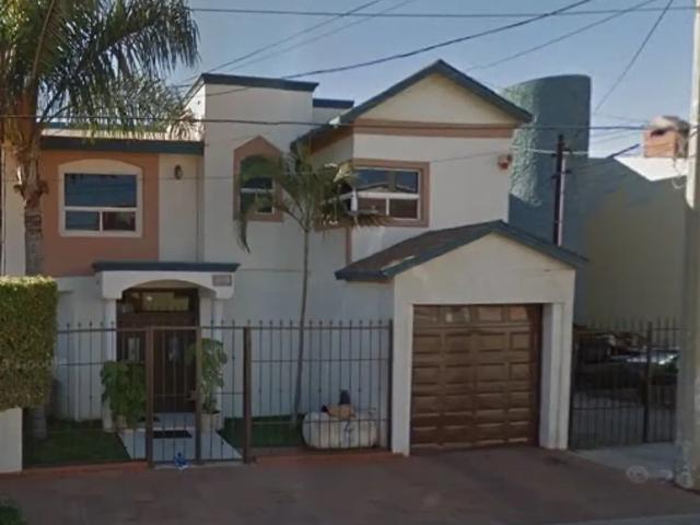 Venta de Casa en Playas de Tijuana con accesibilidad y cocina integral