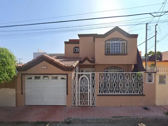Venta de Casa en Playas de Tijuana, Diseño Funcional y Accesible