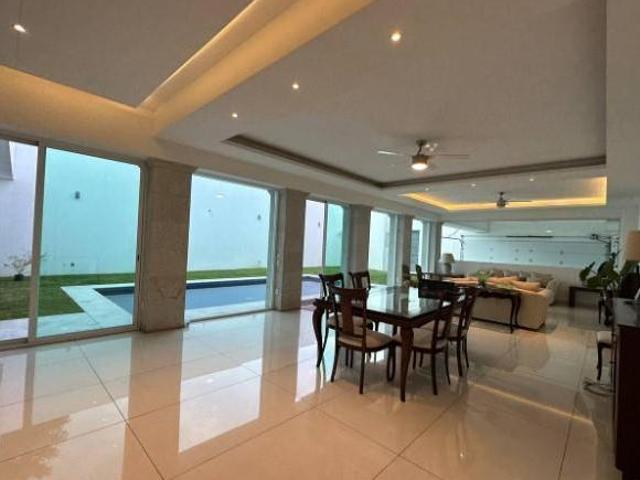 VENTA DE CASA EN PRIVADA AV. DIANA, CUERNAVACA