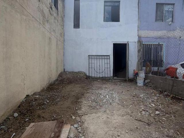 Venta de Casa en Privada – El Laurel, Tijuana