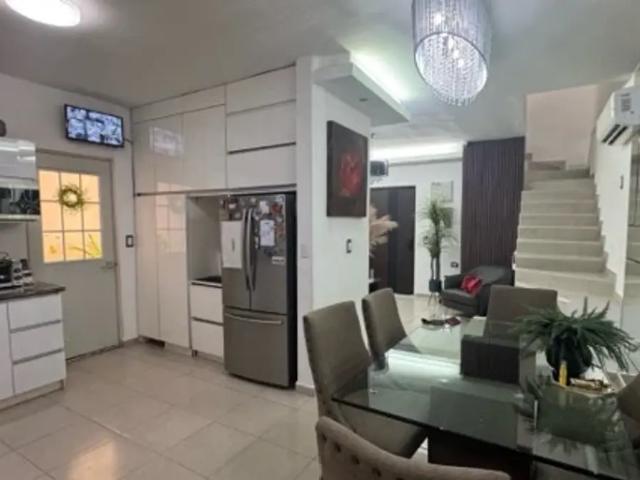 Venta de Casa en Privadas Diamante 2do Sector, Escobedo