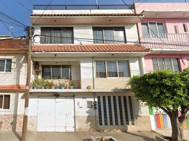 VENTA DE CASA EN QUINCE LAS AGUILAS