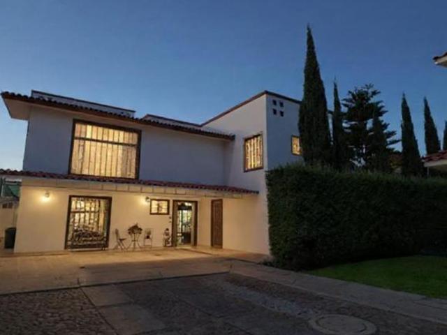 VENTA DE CASA EN RESIDENCIAL ARBOL DE LA VIDA EN METEPEC