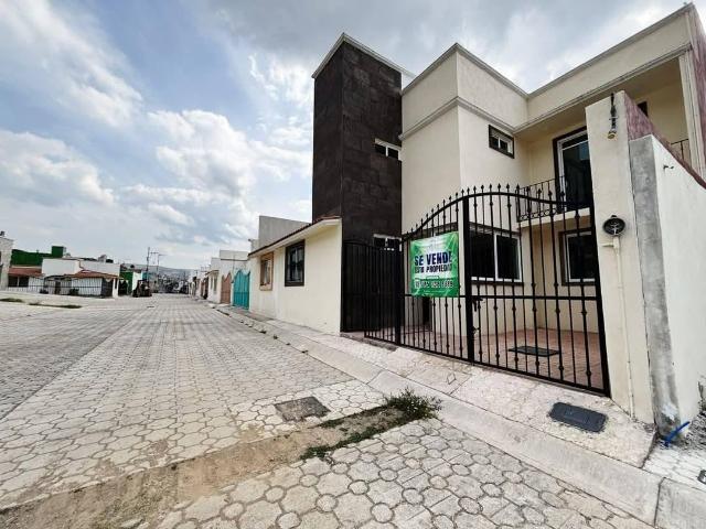 VENTA DE CASA EN RESIDENCIAL CIMA DORADA