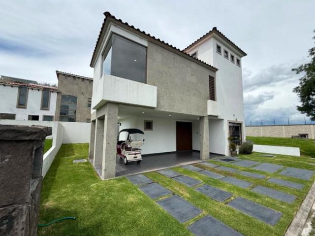 VENTA DE CASA EN RESIDENCIAL CONDADO DEL VALLE EN METEPEC
