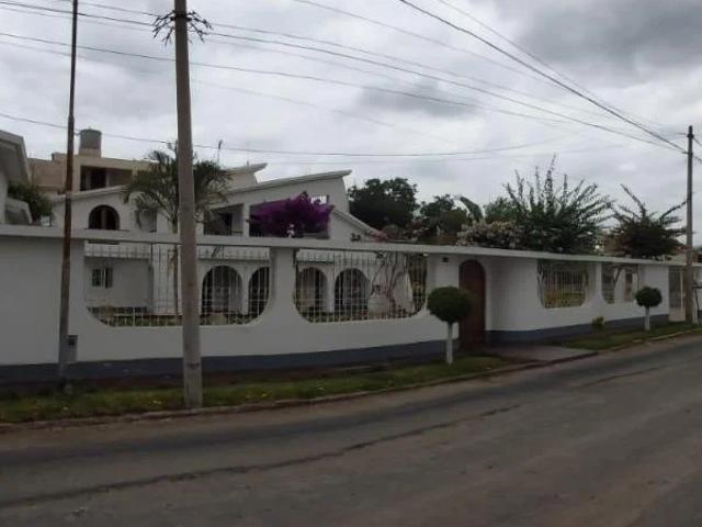 Venta de Casa en Residencial la Angostura A pocos metros del Hotel las Dunas