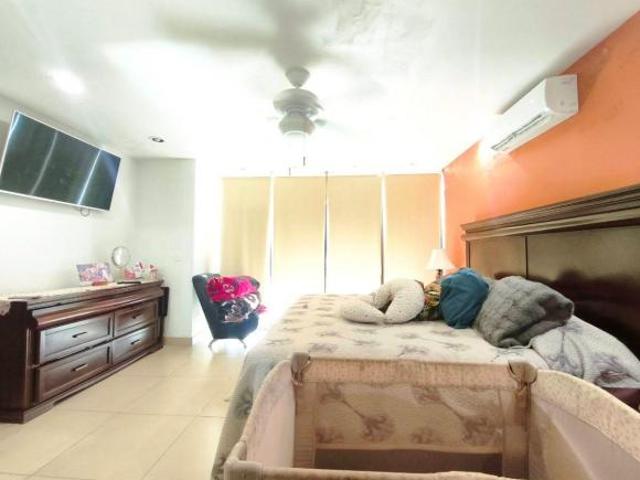 VENTA DE CASA EN RESIDENCIAL LAS PLAZAS