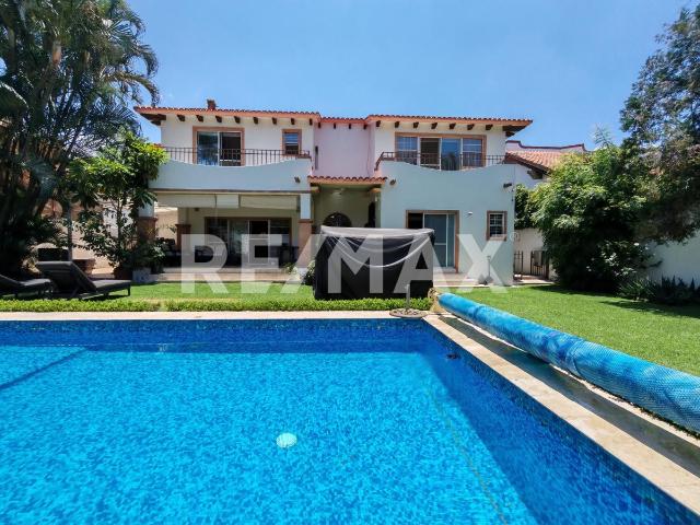 Venta de casa en Residencial Sumiya, Jiutepec, Morelos. Clave 6241