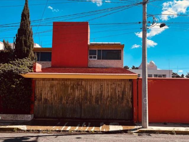 VENTA DE CASA EN RESIDECIAL COL?N Y CIPR?S EN TOLUCA