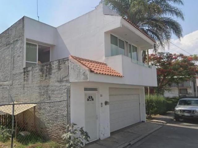 VENTA DE CASA EN REVOLUCIÓN, URUAPAN, MICHOACAN
