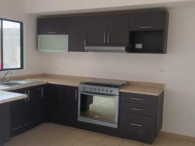 VENTA DE CASA EN RINCONES DEL MARQUES