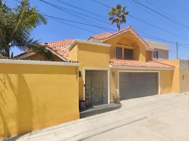 VENTA DE CASA EN ROMA PLAYA DE COSTA AZUL