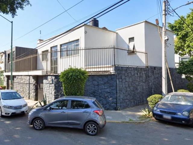 Venta de Casa en Romero de Terreros, Coyoacán | 5 Recámaras y Jardín Privado en Zona Premium