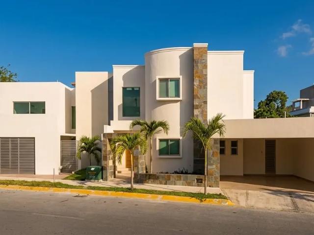 VENTA DE CASA EN SUPER MANZANA 11 EN CANCUN QUINTANA ROO