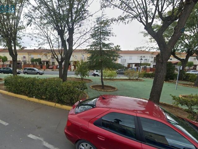VENTA DE CASA EN SAN BARTOLOMÉ DE LA TORRE, HUELVA, ACTIVO INMOBILIARIO SIN POSESION