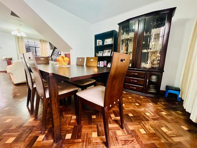 Venta Casa en San Juan de Miraflores Frente a Parque, 7 dorm |Excelente estado, a 3 min Mall del Sur