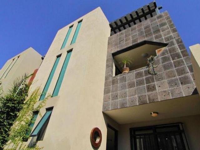 Venta de Casa en San Miguel de Allende con Rooftop y Acceso Rápido al Centro