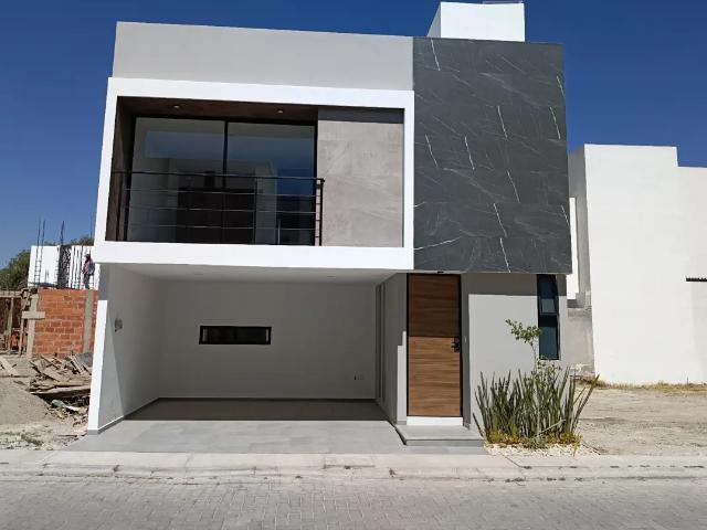 Venta de casa en San Pedro Cholula Fracc El Suspiro