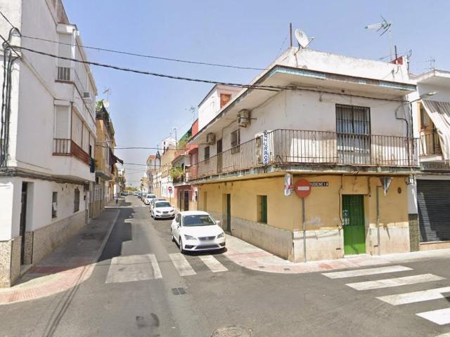 Venta de casa adosada en CDR sin posesión no visitable en Sevilla