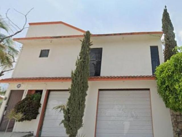 VENTA DE CASA EN TUXTLA GUTIERREZ, CHIAPAS. CALZADA GOLONDRINAS 351 COL. LOS PAJAROS, CHIAPAS