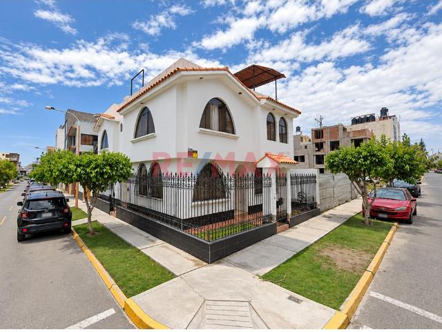 Venta De Casa En Urb. El Dorado En Sachaca