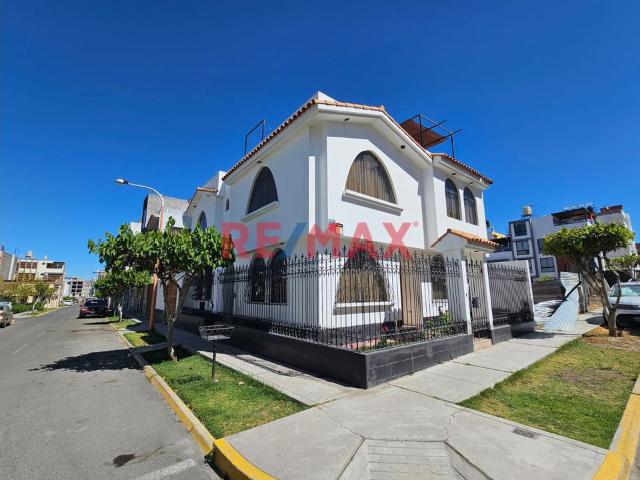 Venta De Casa En Urb. El Dorado En Sachaca