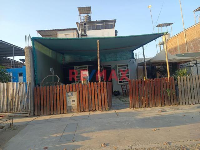 Venta De Casa En Urb La Planicie Ii Etapa I Mz A2 Lote 56 Frente Al Parque