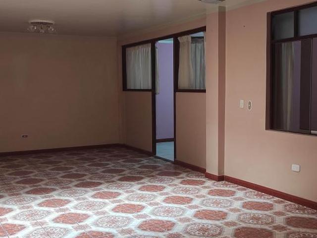 Venta de Casa en Urbanizacin La Victoria cerca a Polvos Rosados