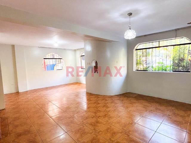 Venta De Casa En Urbanizacion Villa Mangomarca Frente A Parque