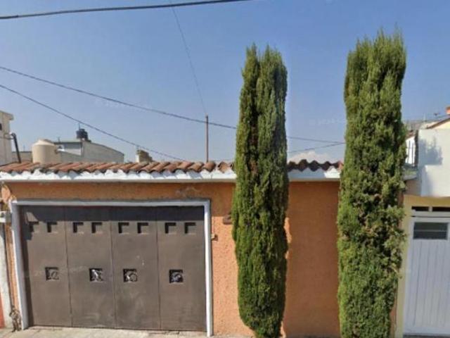 VENTA DE CASA EN VILLA DE LAS FLORES 1RA SECCION CALLE GLADIOLAS COACALCO EDO MEX