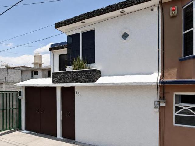 VENTA DE CASA EN VILLA DE LAS FLORES PRIMERA SECCION EN SAN FRANCISO COACALCO EN EL ESTADO DE MEXICO