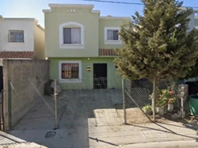 Venta de Casa en Villa del Real, Ensenada 3 Recámaras, 2 Niveles