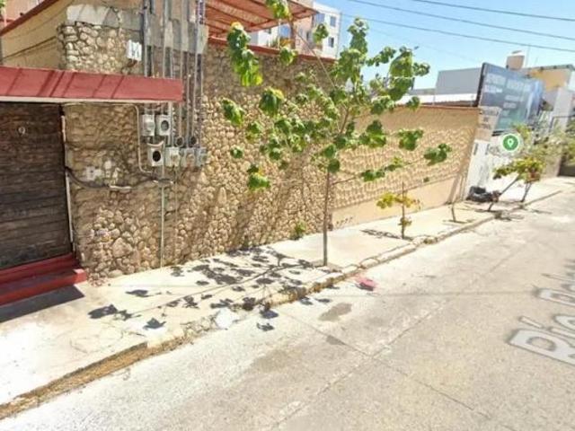 Venta de Casa en Vista Alegre, Acapulco 5 Recámaras y 4 Baños