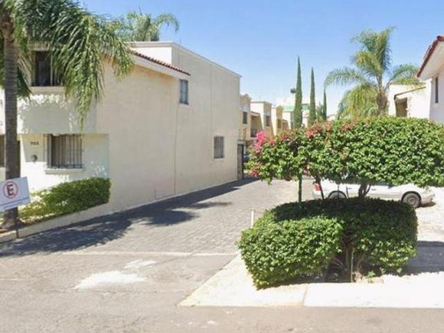 VENTA DE CASA EN ZAPOPAN COL JARDINES DEL VALLE JALISCO