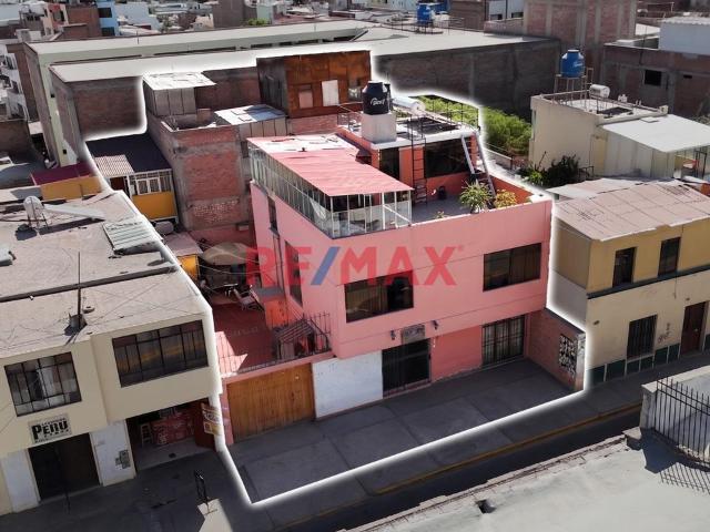 Venta De Casa En Zona Hotelera
