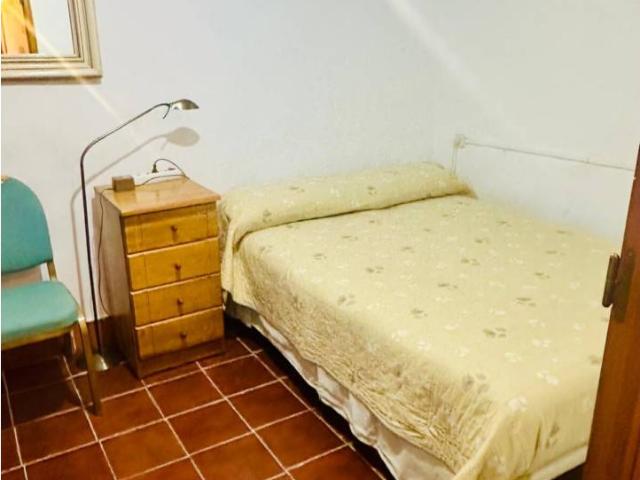 Venta de casa espaciosa en Benafer