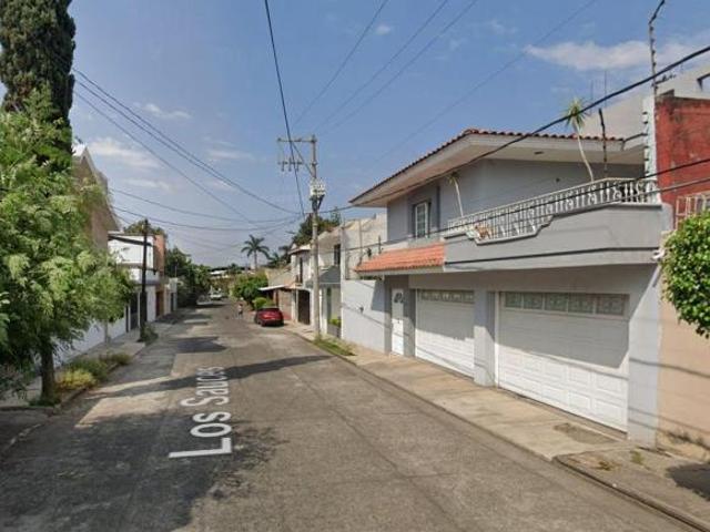 VENTA DE CASA LOS SAUCES MIRAFLORES URUAPAN MICHOACAN