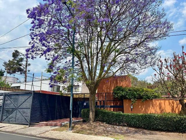 VENTA DE CASA PARA ACTUALIZAR EN SAN JERONIMO LIDICE, MAGDALENA CONTRERAS