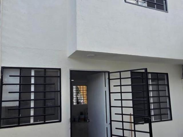 venta de casa recién remodelada reestrena, urge vender