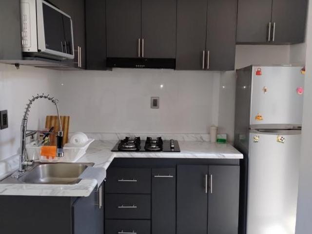VENTA DE CASA REMODELADA DENTRO DE PRIVADA CERCA DE METRO MUZQUIZ