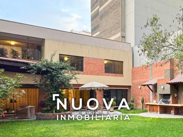 Venta de Casa Remodelada en Surco, Holguin