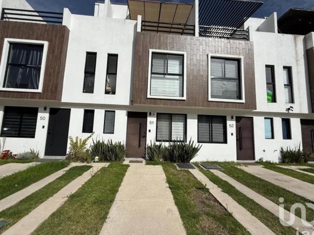 VENTA DE CASA SEMINUEVA A 5 MIN DE PLAZA SAN DIEGO CON FÁCIL ACCESO A PERIFÉRICO