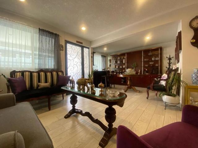 VENTA DE CASA SEMINUEVA DENTRO DE PRIVADA EN CACALOMACAN TOLUCA