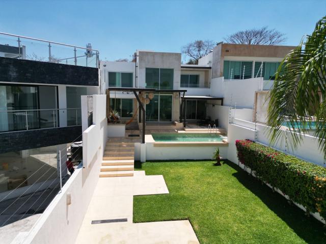 Venta de casa sola con alberca y vista al Lago de Tequesquitengo, Morelos…Clave 6115