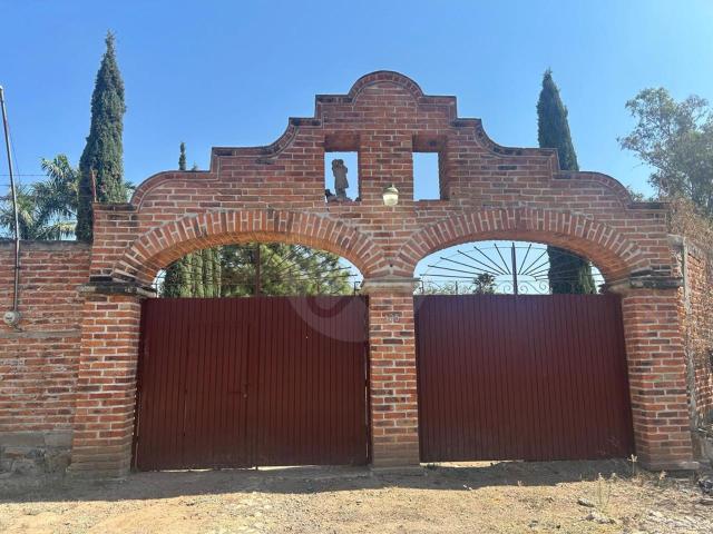 VENTA DE CASA, TERRENO AMPLIO, A PIE DE CARRETERA, IXTLAHUAC?N DE LOS MEMBRILLOS