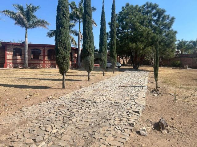 VENTA DE CASA, TERRENO AMPLIO, A PIE DE CARRETERA, IXTLAHUAC?N DE LOS MEMBRILLOS
