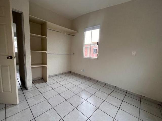 venta de casa ubicada en el fraccionamiento hacienda del valle, toluca, edo. de México