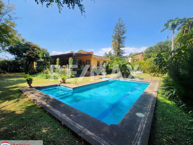 Venta de casa un nivel, Col. Bellavista, Cuernavaca, Morelos. Clave 5455