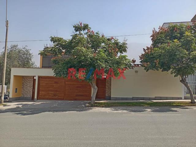 Venta De Casa Urb El Golf De Huampani